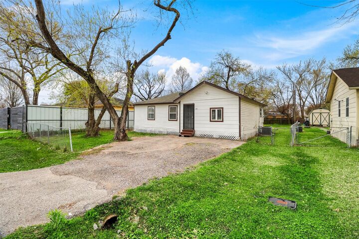 Property Photo: 1114 Blackwood Avenue TX 77032