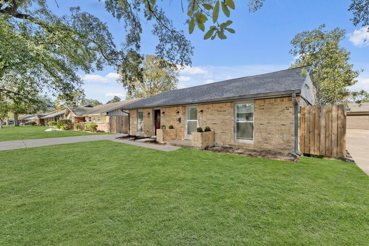 Property Photo:  5902 Reamer Street  TX 77074 