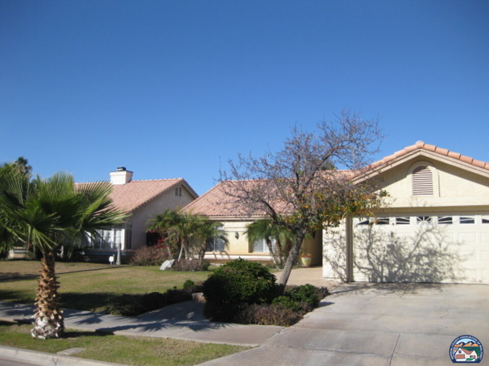 Property Photo:  2442 Vine St  CA 92243 