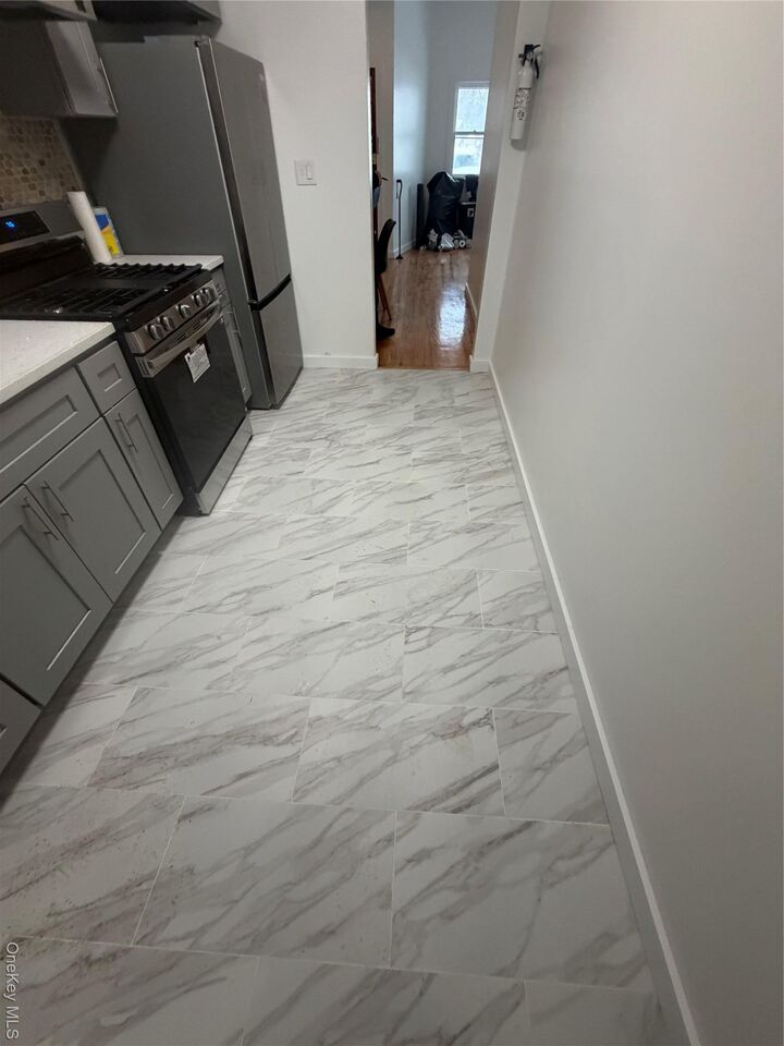 Property Photo:  726 Jersey Avenue 3  NY 10925 