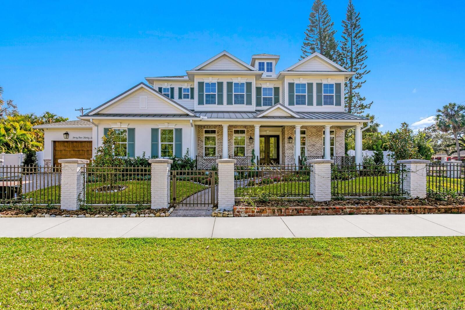 Property Photo:  4536 W Swann Avenue  FL 33609 