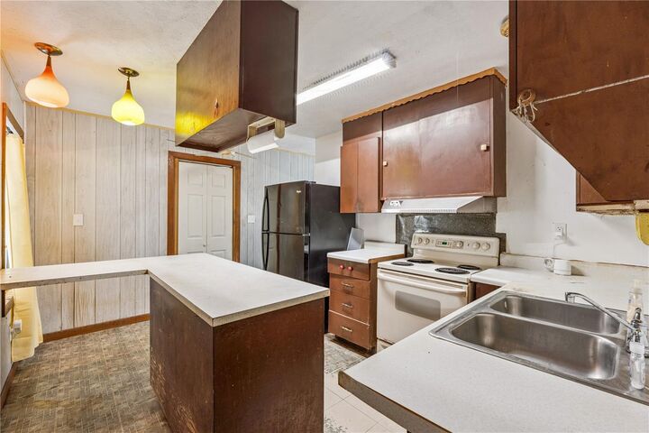 Property Photo:  1103 Overdale Street  FL 32825 