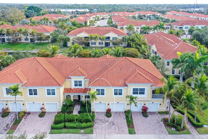 Property Photo: 177 Navigation Circle FL 34229