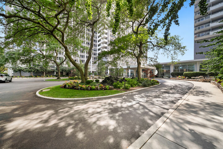 Property Photo:  4250 N Marine Drive 1235  IL 60613 