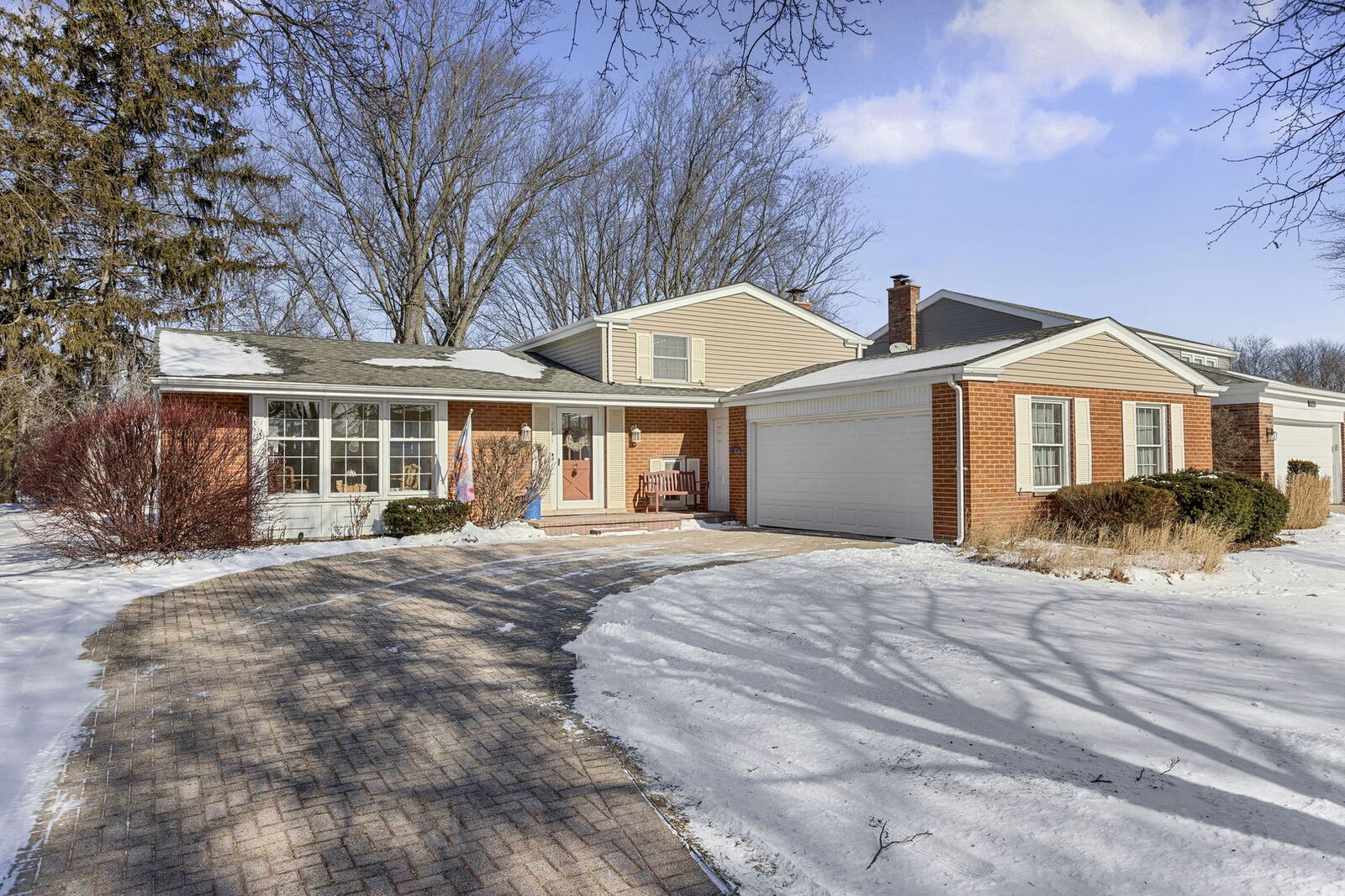 Property Photo:  1706 S Chesterfield Drive  IL 60005 