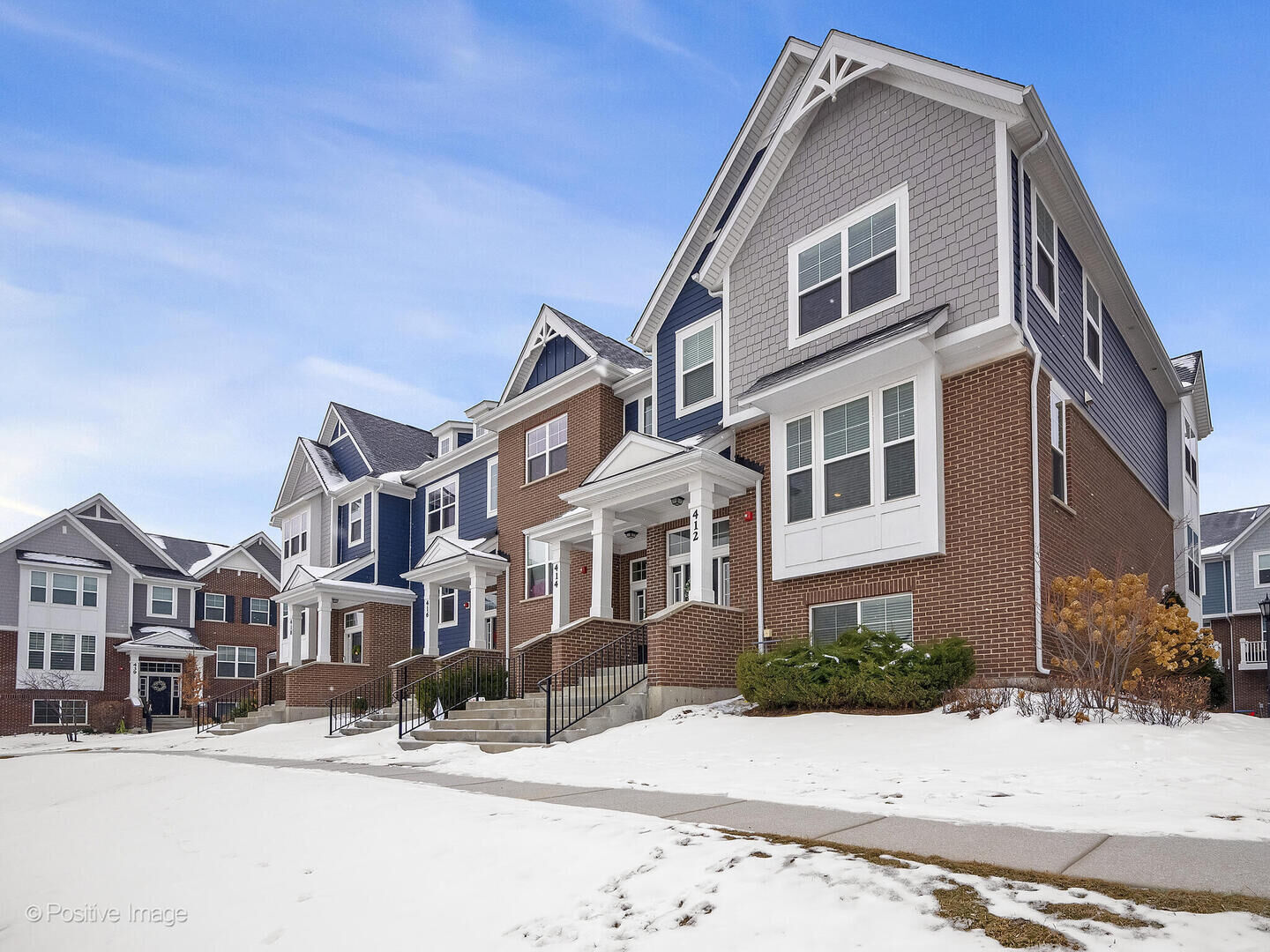 Property Photo: 412 Bluff Avenue IL 60525