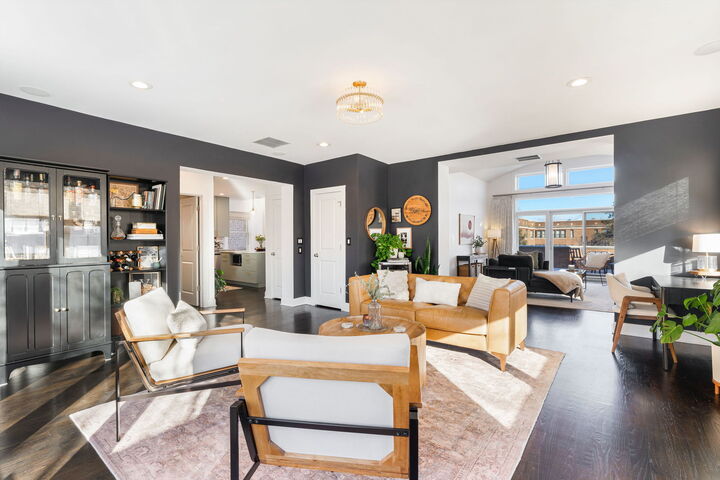 Property Photo:  4622 N Ashland Avenue 3  IL 60640 