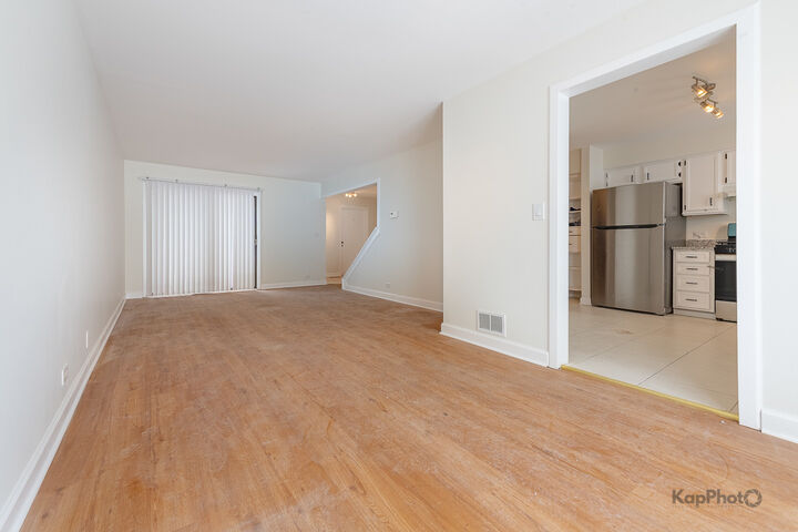 Property Photo:  102 N Waterford Drive  IL 60194 