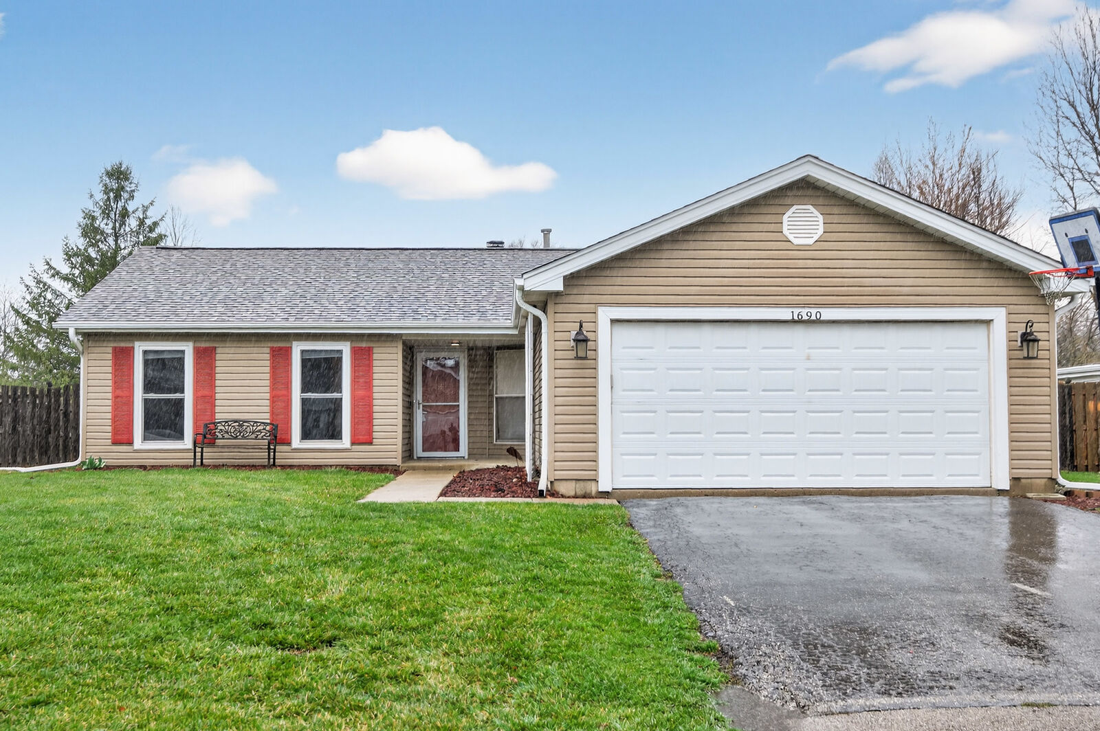 Property Photo:  1690 Red Coach Lane  IL 60102 