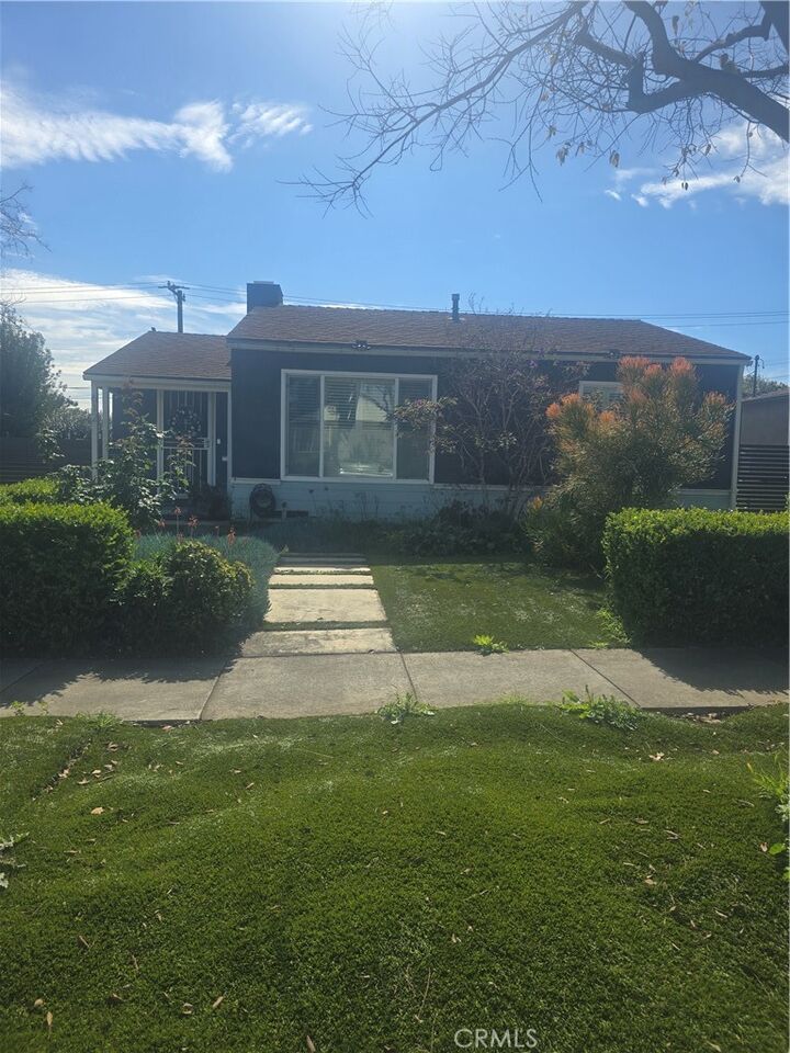 Property Photo:  612 W Ellis  CA 90302 