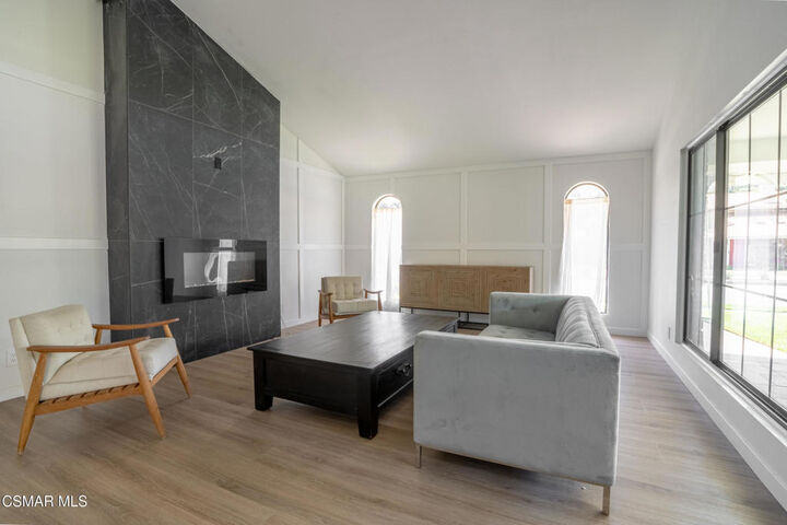 Property Photo:  2039 Bridgegate Court  CA 91361 