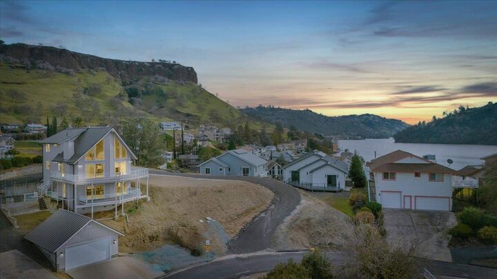 Property Photo: 935 Foothill Rd CA 95228