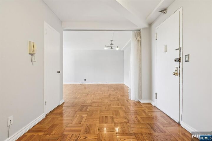 Property Photo:  1450 Palisade Avenue 5J  NJ 07024 