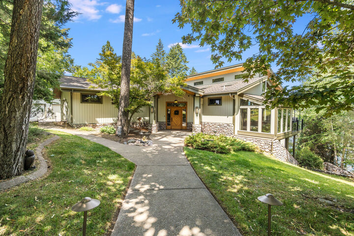 Property Photo:  953 Angel Point Road  MT 59922 
