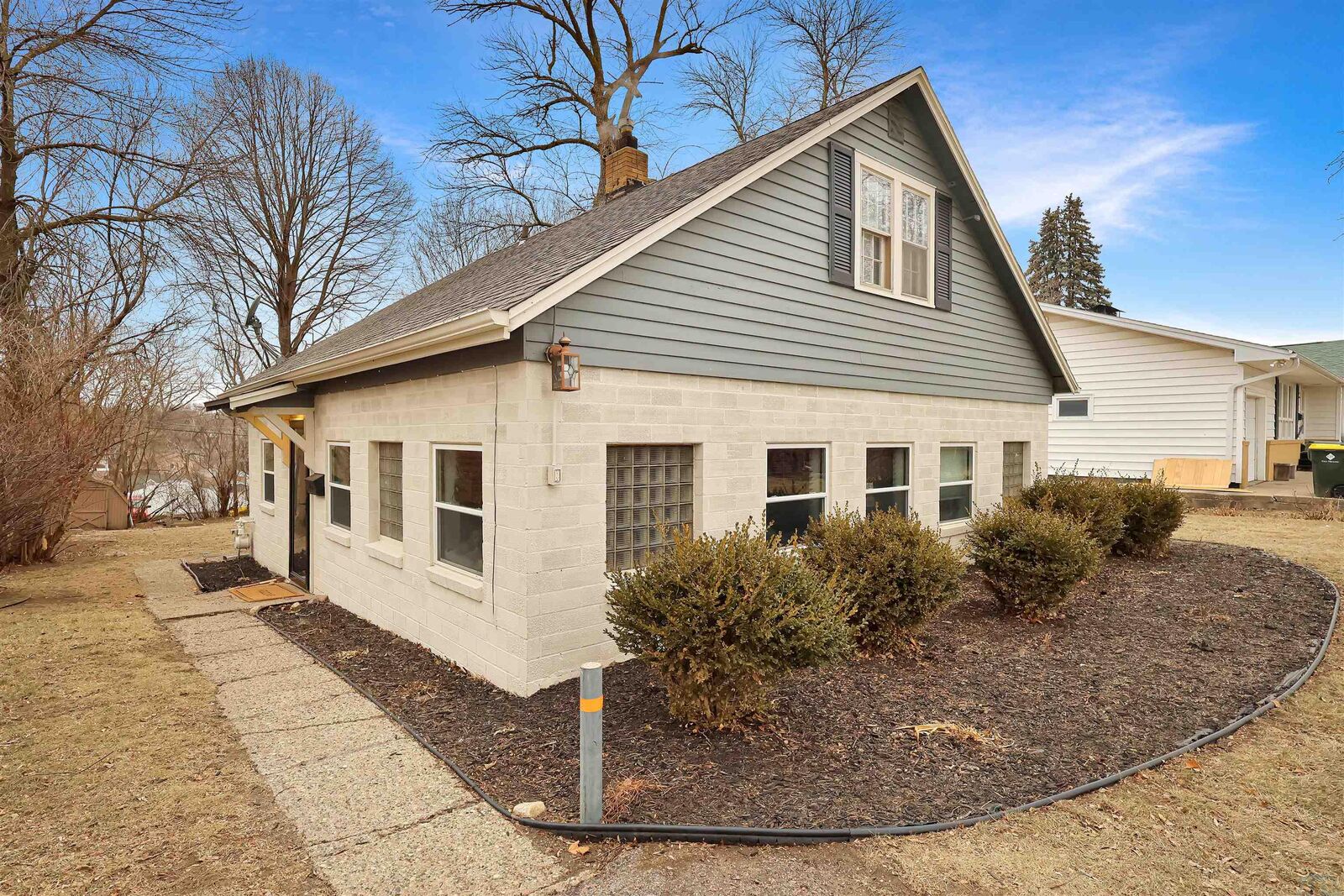 Property Photo: 901 S Mulberry Street IA 51106