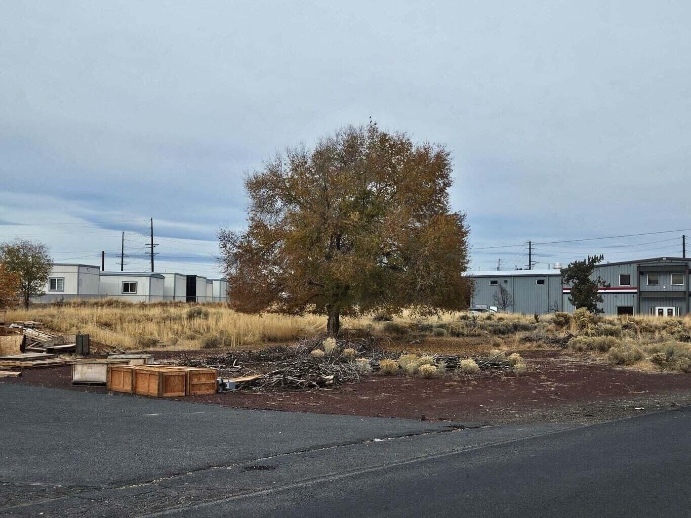 Property Photo:  975 SW 1st Street  OR 97756 