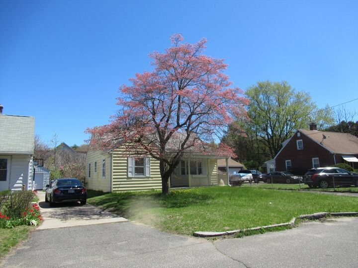 Property Photo:  33 Connolly St  MA 01151 