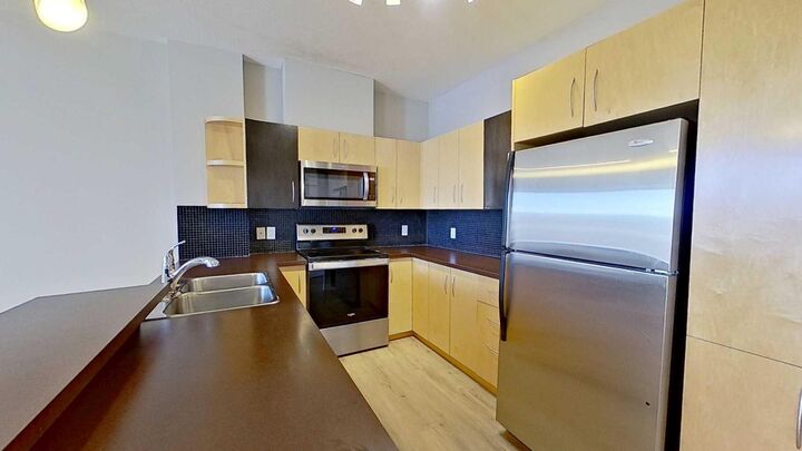 Property Photo:  69 Springborough Court SW 121  AB T3H 5V5 