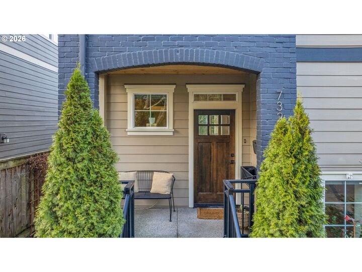 Property Photo:  7325 N Fiske Ave  OR 97203 