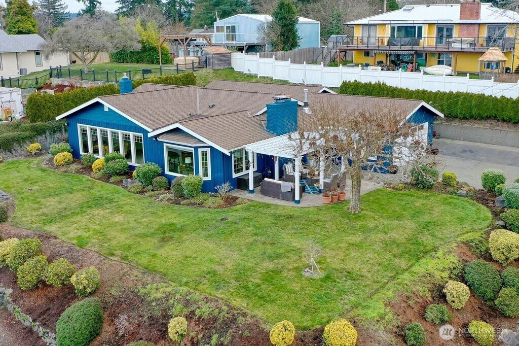Property Photo:  311  Farragut Avenue N  WA 98366 