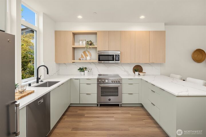 Property Photo:  1615 N 50th Street B  WA 98103 