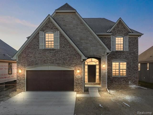 Property Photo:  4060 Blossom Drive  MI 48314 