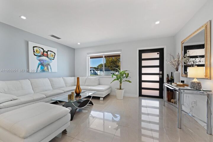 Property Photo:  6423 SW 107th Pl  FL 33173 