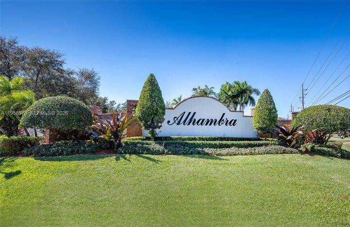 Property Photo: 405 SW 198th Ter FL 33029