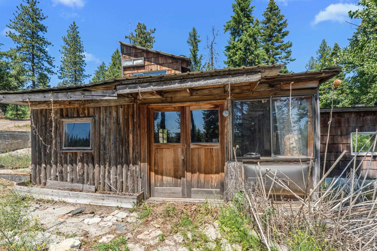 Property Photo:  1022 Spring Hill Rd  WA 99156 