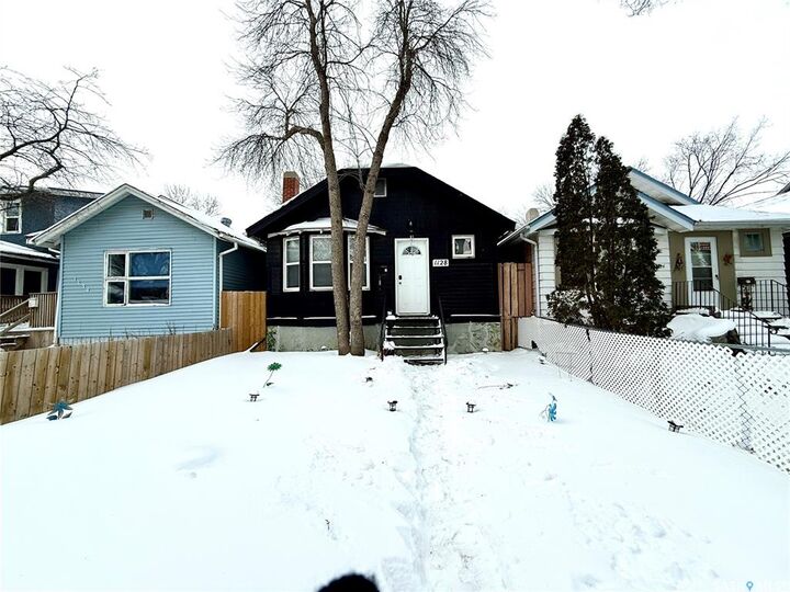 Property Photo: 1128 Garnet Street SK S4T 2X8