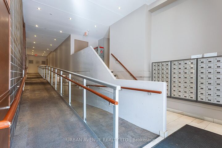 Property Photo: 44 Bond Street W 707 ON L1G 6R2