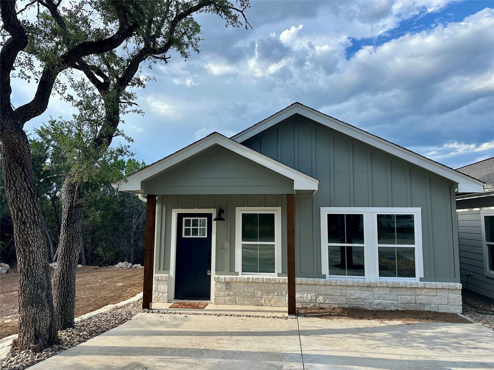 Property Photo: 330 Shady Bluff Drive TX 78676