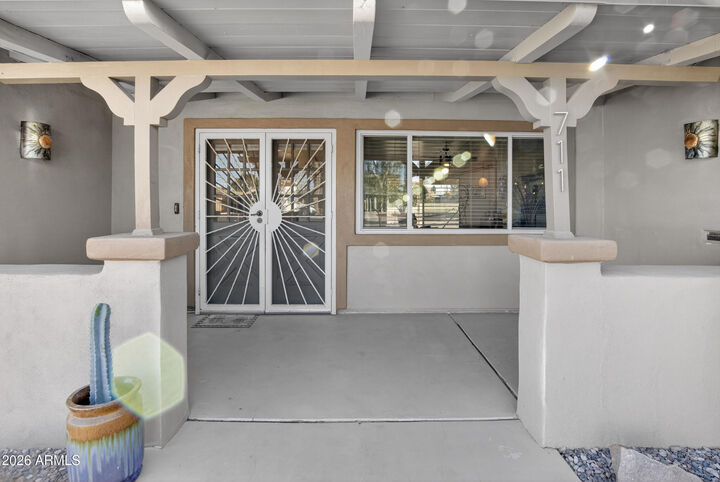 Property Photo: 711 S Revolta Circle AZ 85208