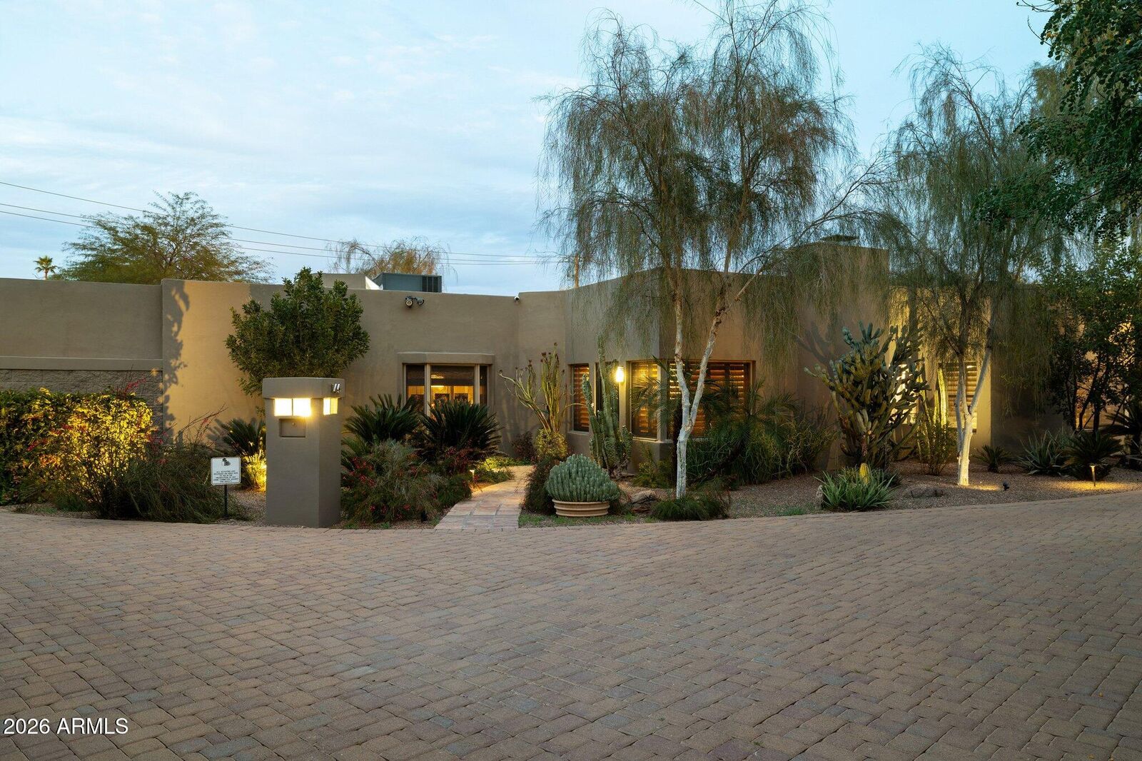 Property Photo:  146 E Mariposa Street  AZ 85012 