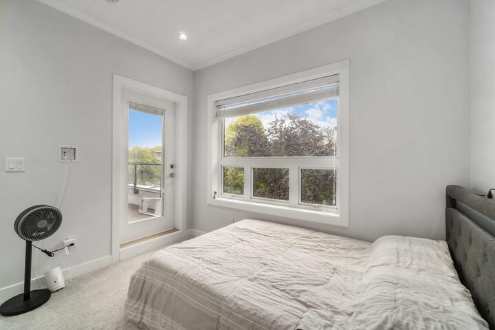 Property Photo: 2577 Parker Street 2575 &Amp BC V5K 2T2