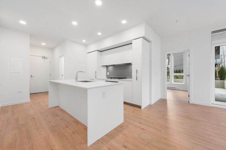 Property Photo: 1504 Scott Crescent 203 BC V8B 1G7