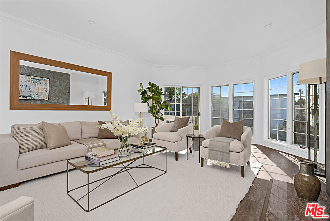 Property Photo:  1840 Veteran Ave  CA 90025 