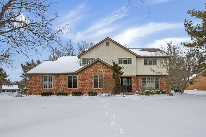 Property Photo: 7567 Heatherwood NW Drive OH 43110