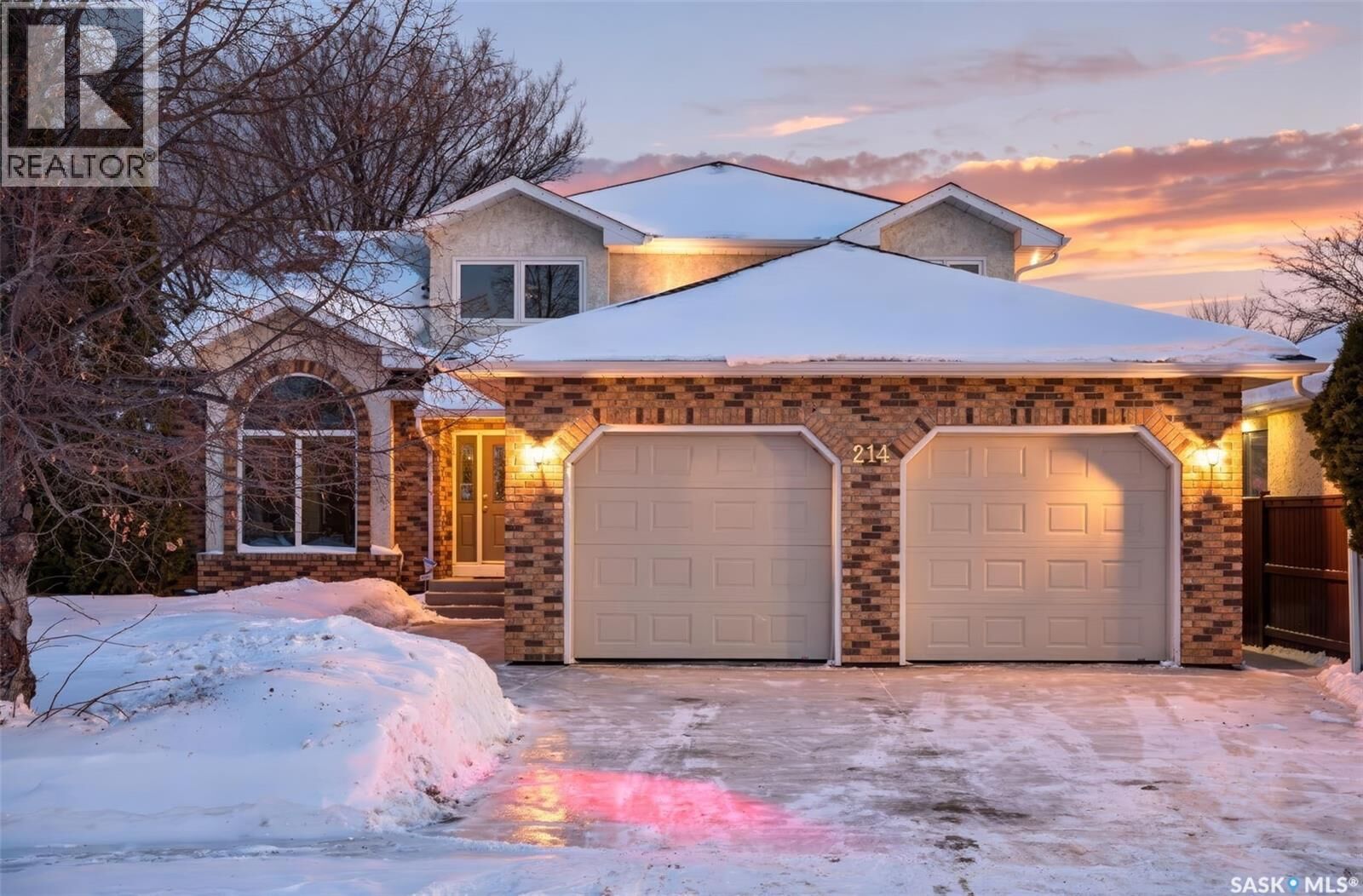 Property Photo:  214 Braeburn Place  SK S7V 1A4 