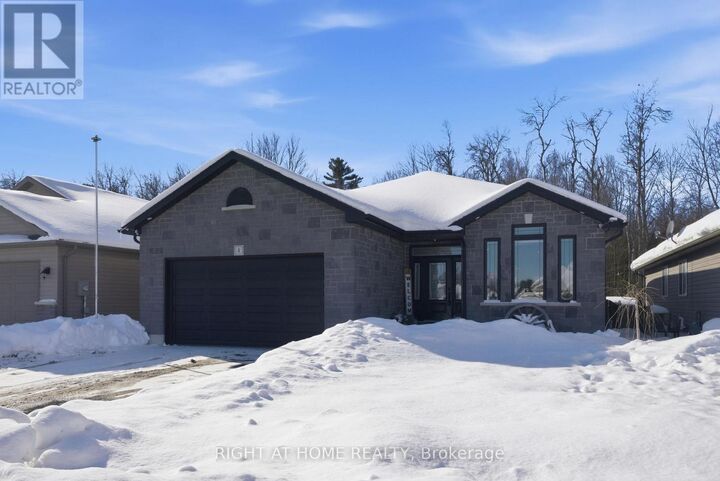 Property Photo:  4 Rowan Place  ON K8V 0E1 