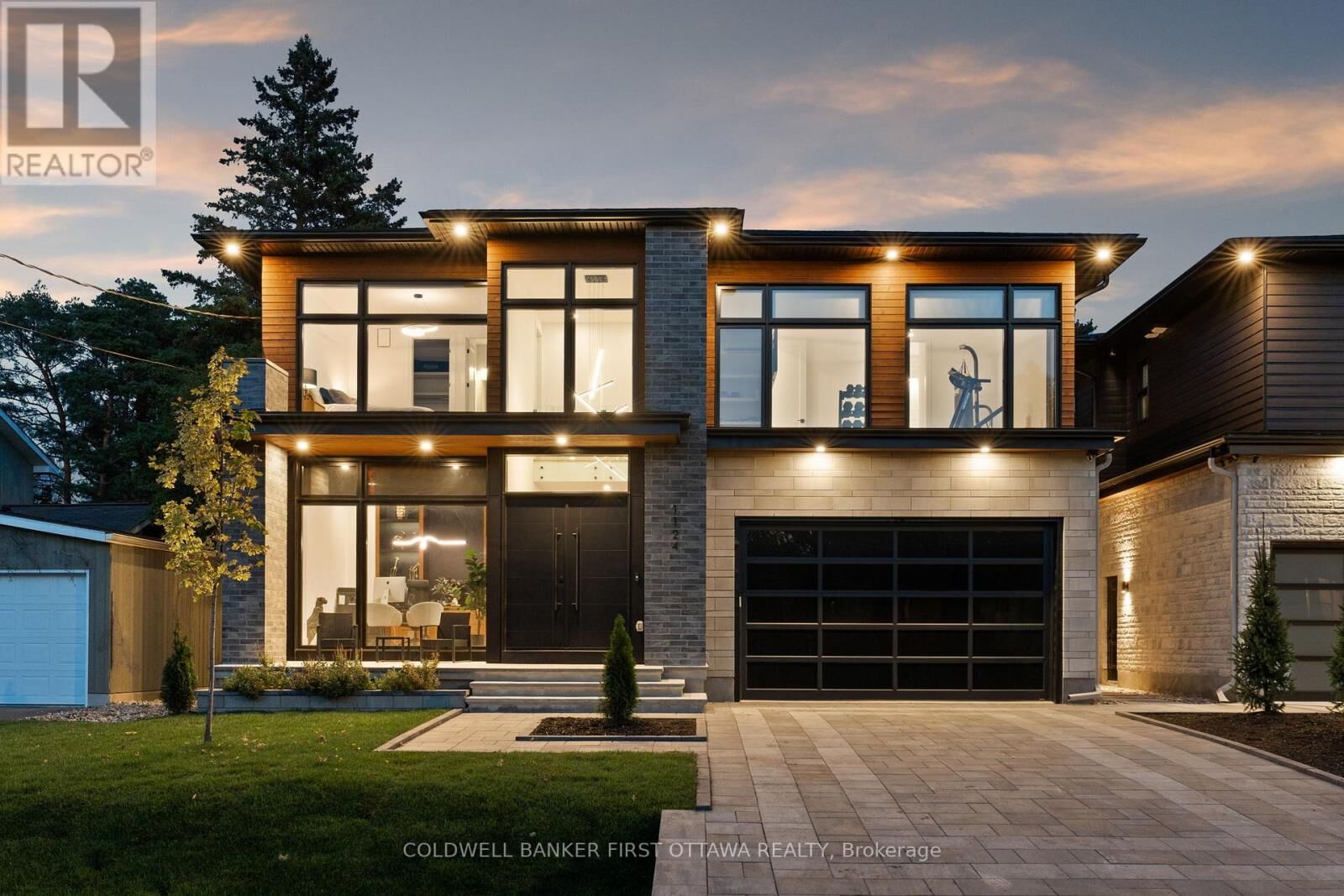 Photo de la propriété:  1124 Normandy Crescent  ON K2E 5A4 