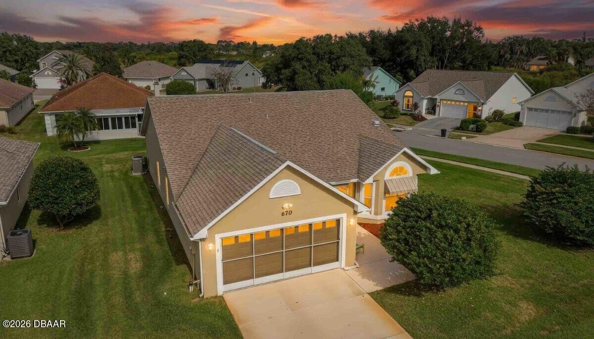 Property Photo:  670 Wellesley Court  FL 32168 