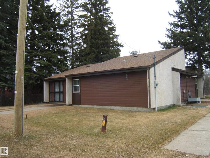 Property Photo: 4901 47 Avenue AB T0B 3K0