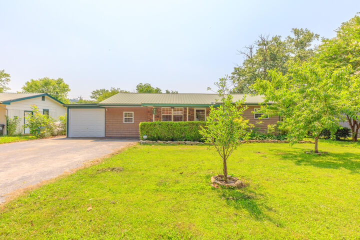 Property Photo: 252 Valley View Drive TN 37327