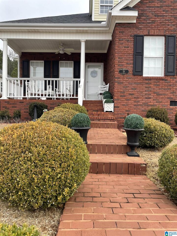 Property Photo:  29 Mountain Side Circle  AL 36207 