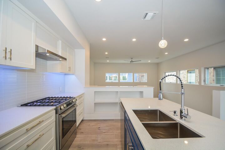 Property Photo:  1905 Oakdale Street  TX 77004 