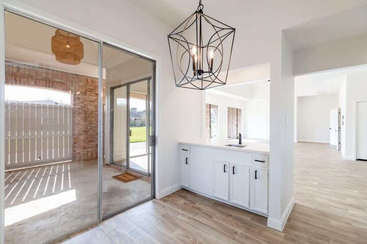 Property Photo: 20 Charleston Street N TX 77478