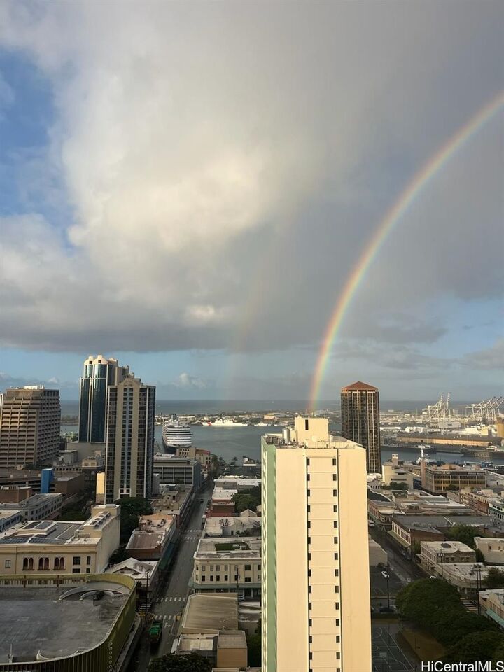 Property Photo:  1212 Nuuanu Avenue 2702  HI 96817 