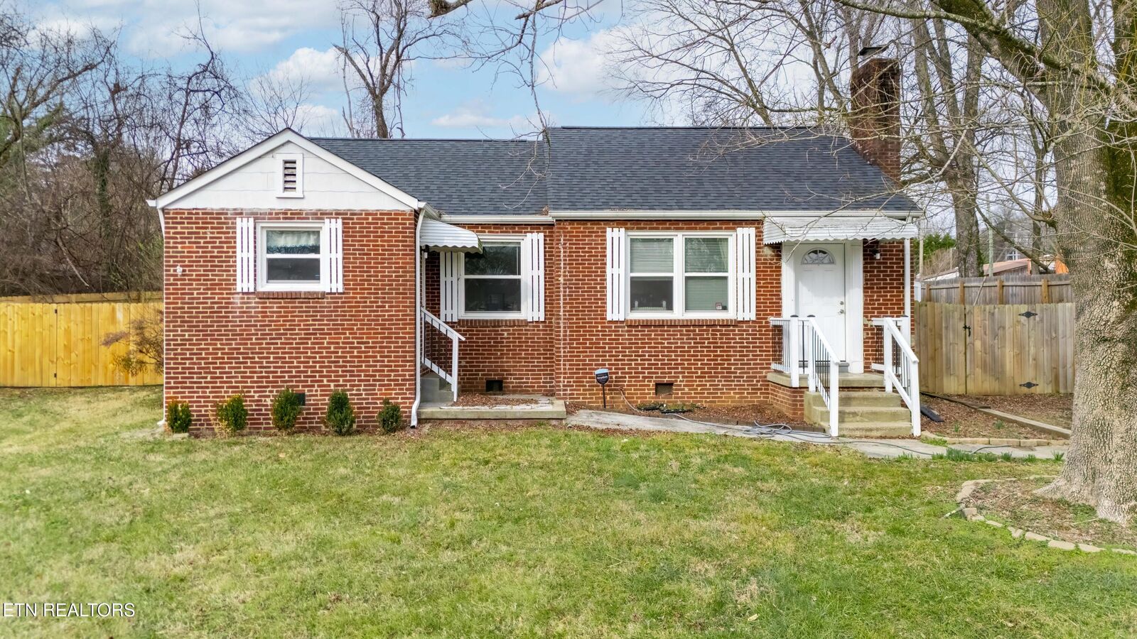 Property Photo:  101 Colonial Drive  TN 37920 