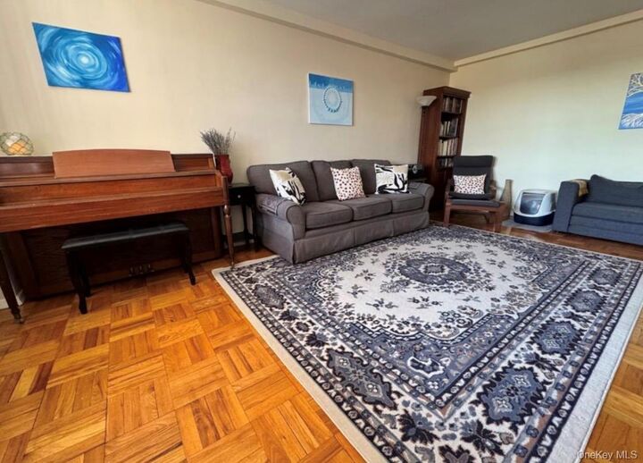 Property Photo:  5500 Fieldston Road 3dd  NY 10471 